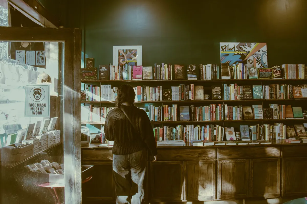 A Beginner's Guide to Shopping at Independent Bookshops in the UK